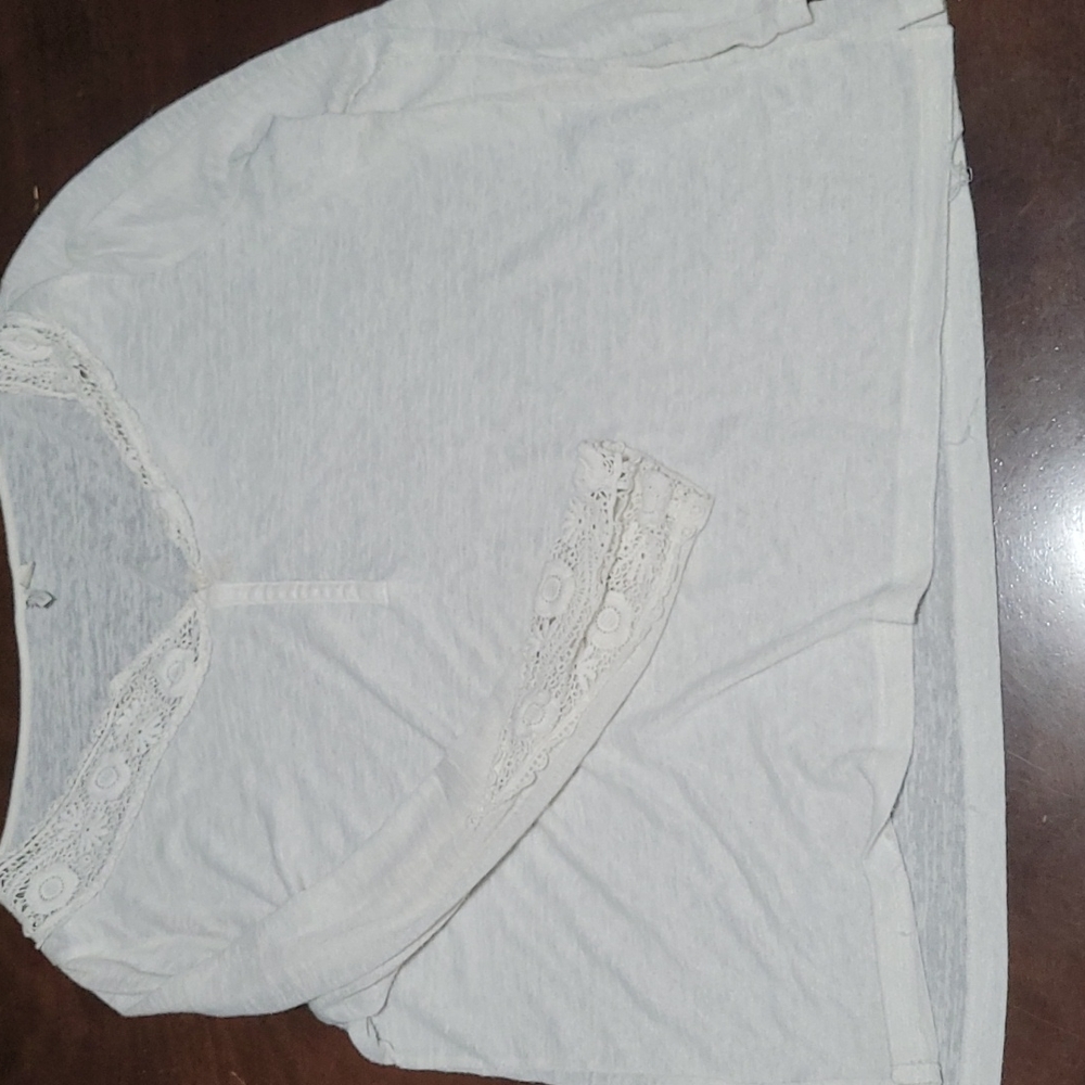 CATO size 2x women's l9ng sleeve shirt cream color